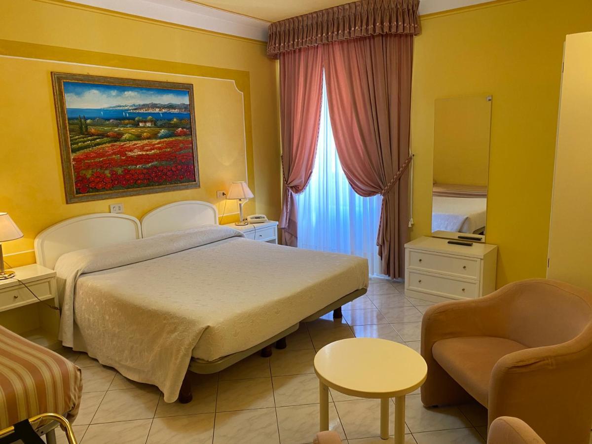 Hotel La Torre كاستيغليون ديل لاغو المظهر الخارجي الصورة