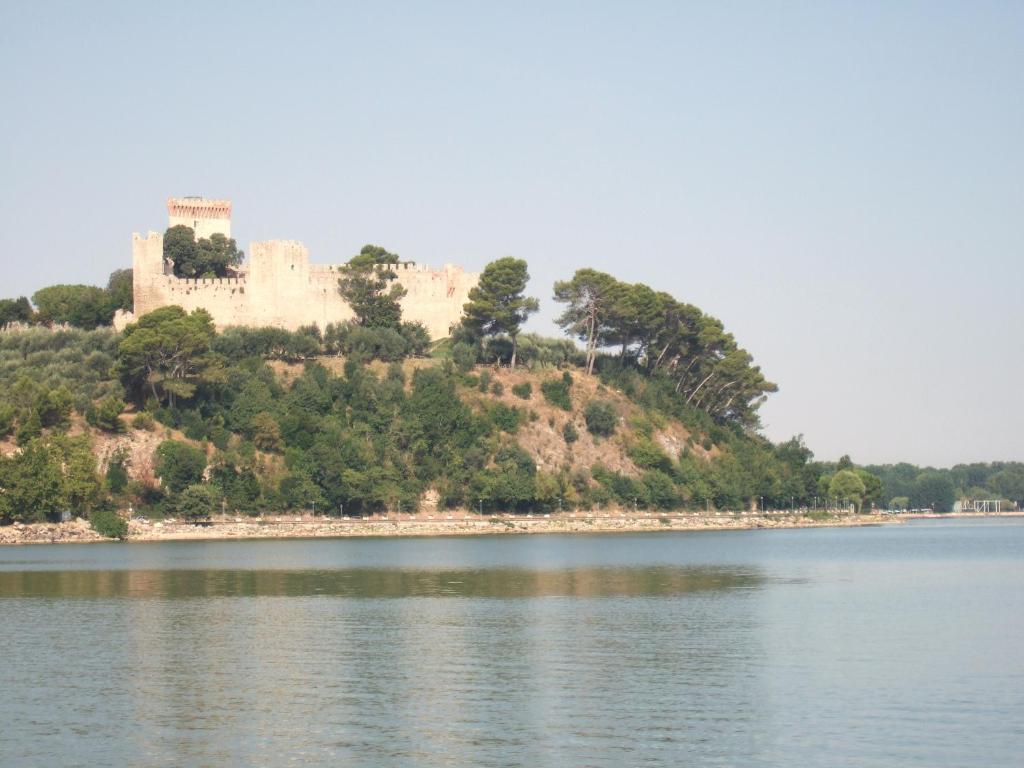 Hotel La Torre كاستيغليون ديل لاغو المظهر الخارجي الصورة