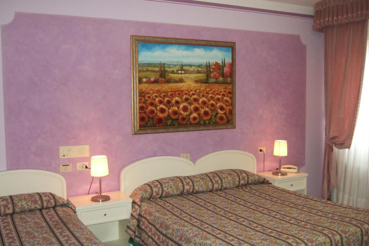 Hotel La Torre كاستيغليون ديل لاغو المظهر الخارجي الصورة